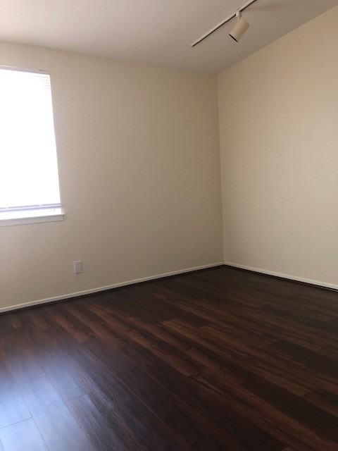 2306 Jane Ln - Photo 5 of 13