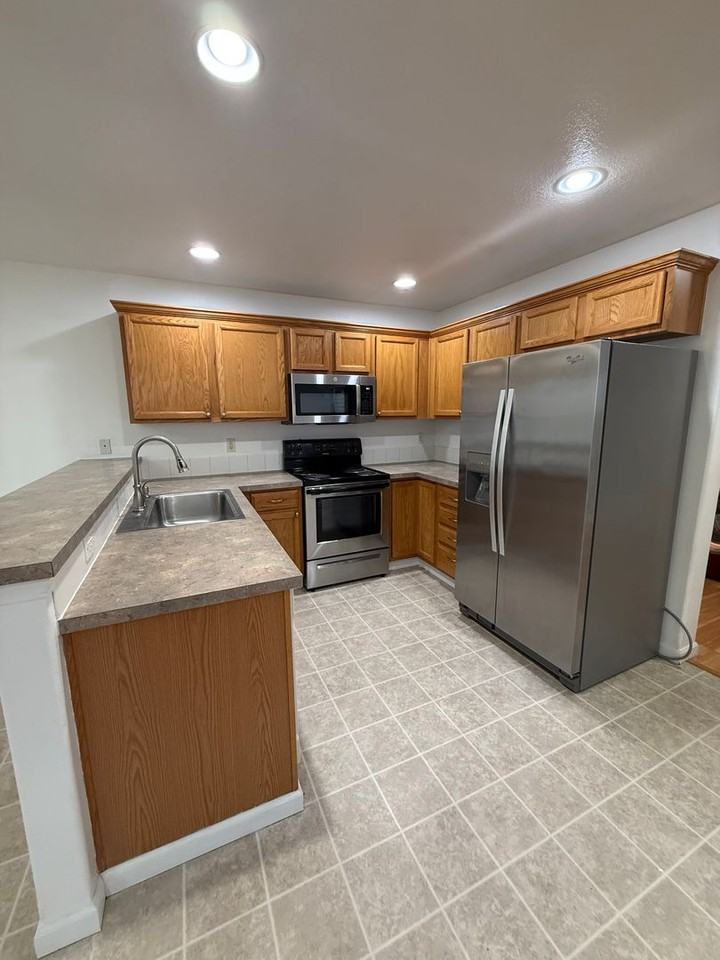 13806 Ne 62nd St - Photo 4 of 19