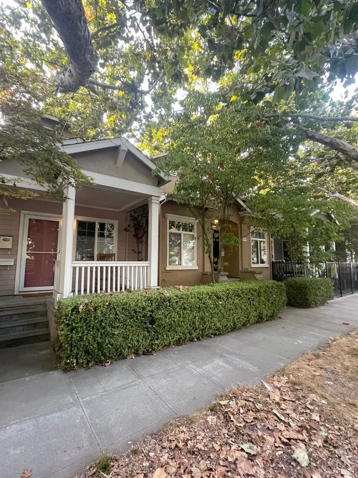 1904 6th St - Photo 2 of 17