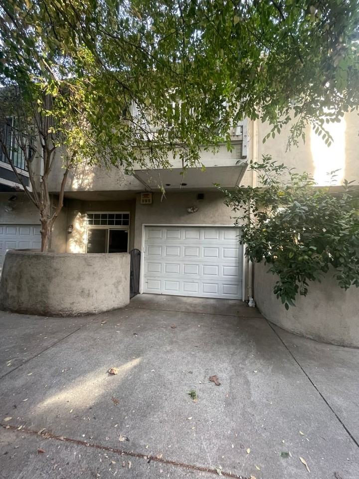 1904 6th St - Photo 5 of 15