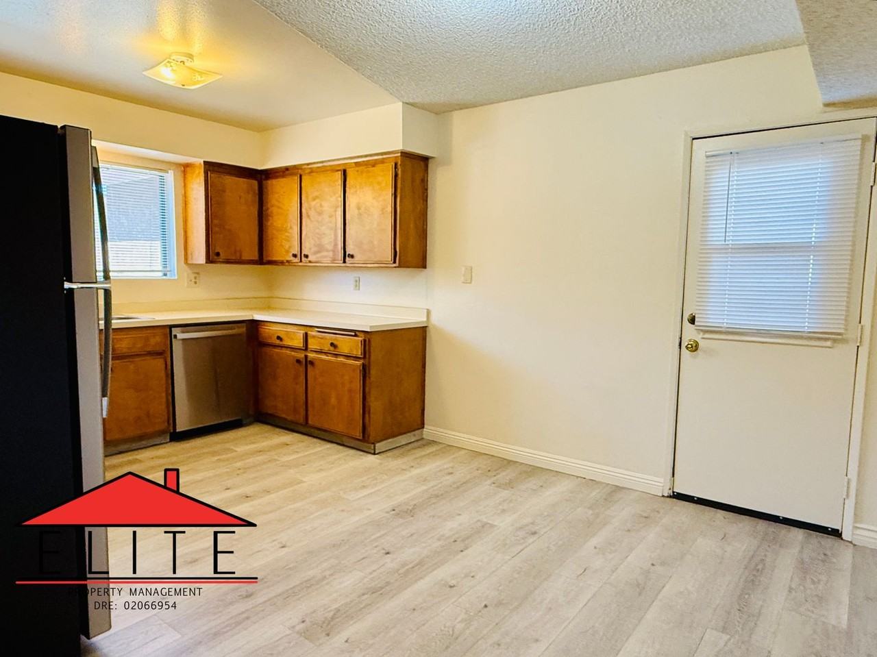 1021 Perdew Ave - Photo 6 of 19