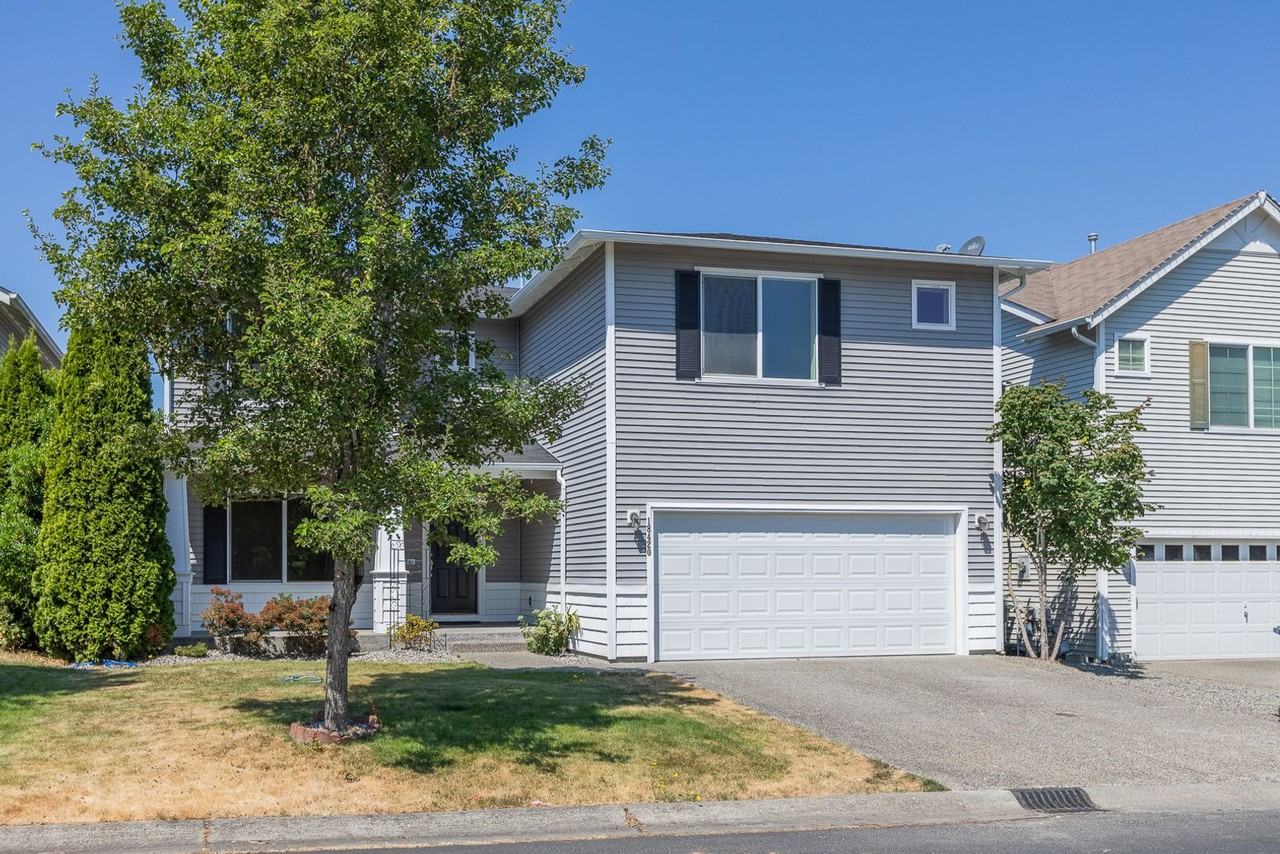 18420 95th Avenue Ct E - Photo 2 of 47