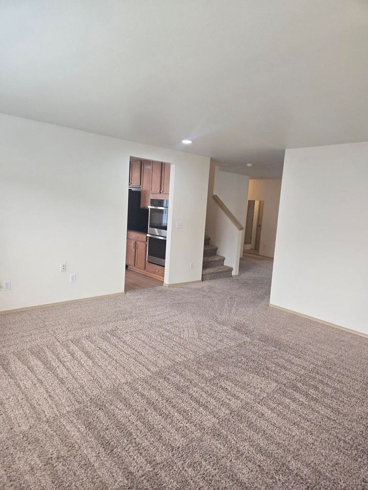 18420 95th Avenue Ct E - Photo 6 of 47