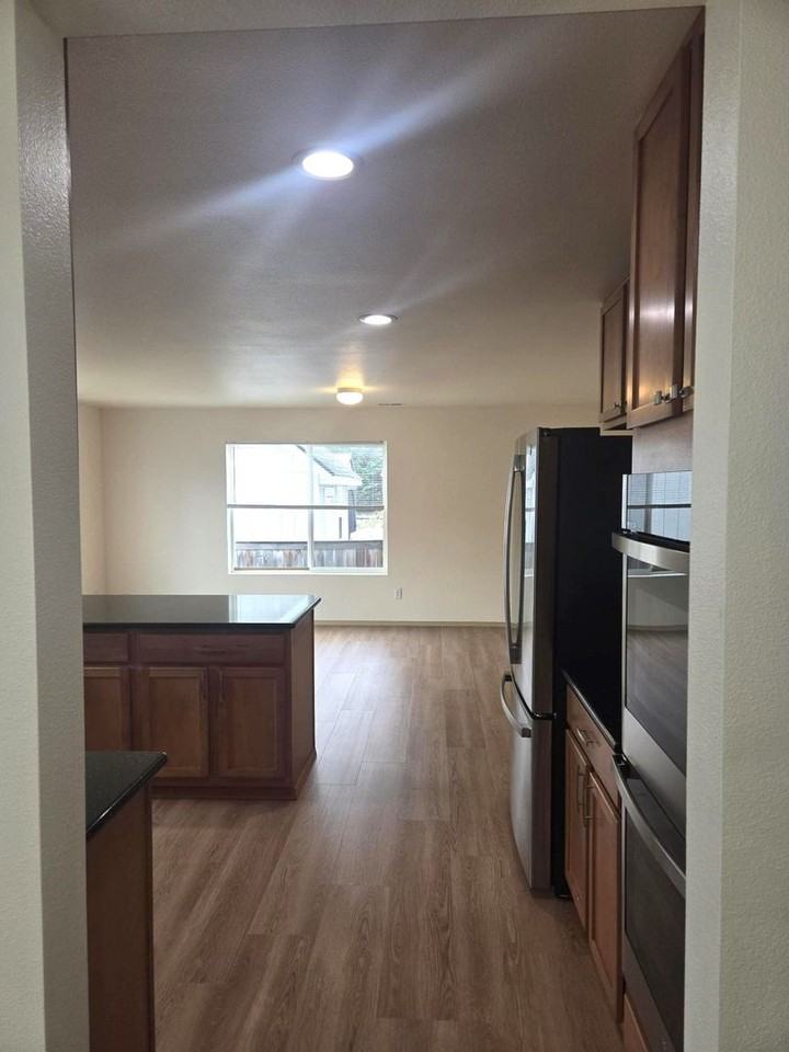 18420 95th Avenue Ct E - Photo 7 of 47