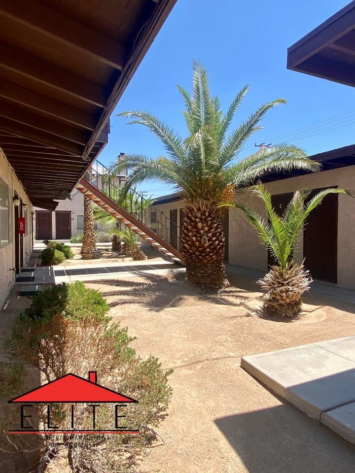 645 E Ridgecrest Blvd - Photo 3 of 13