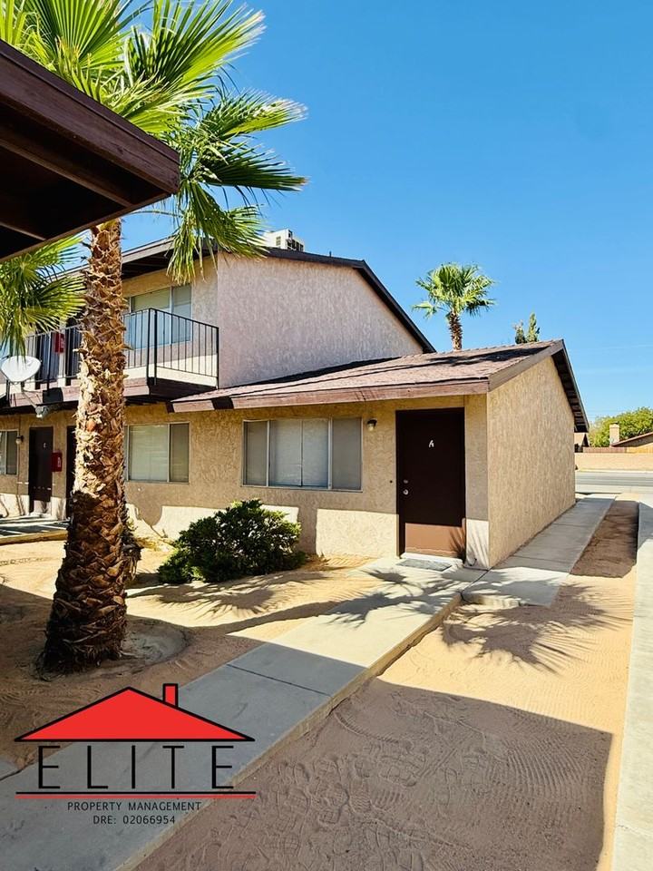 645 E Ridgecrest Blvd - Photo 4 of 13