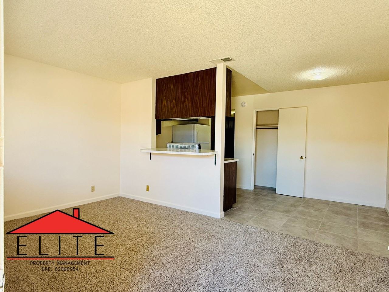 645 E Ridgecrest Blvd - Photo 5 of 13