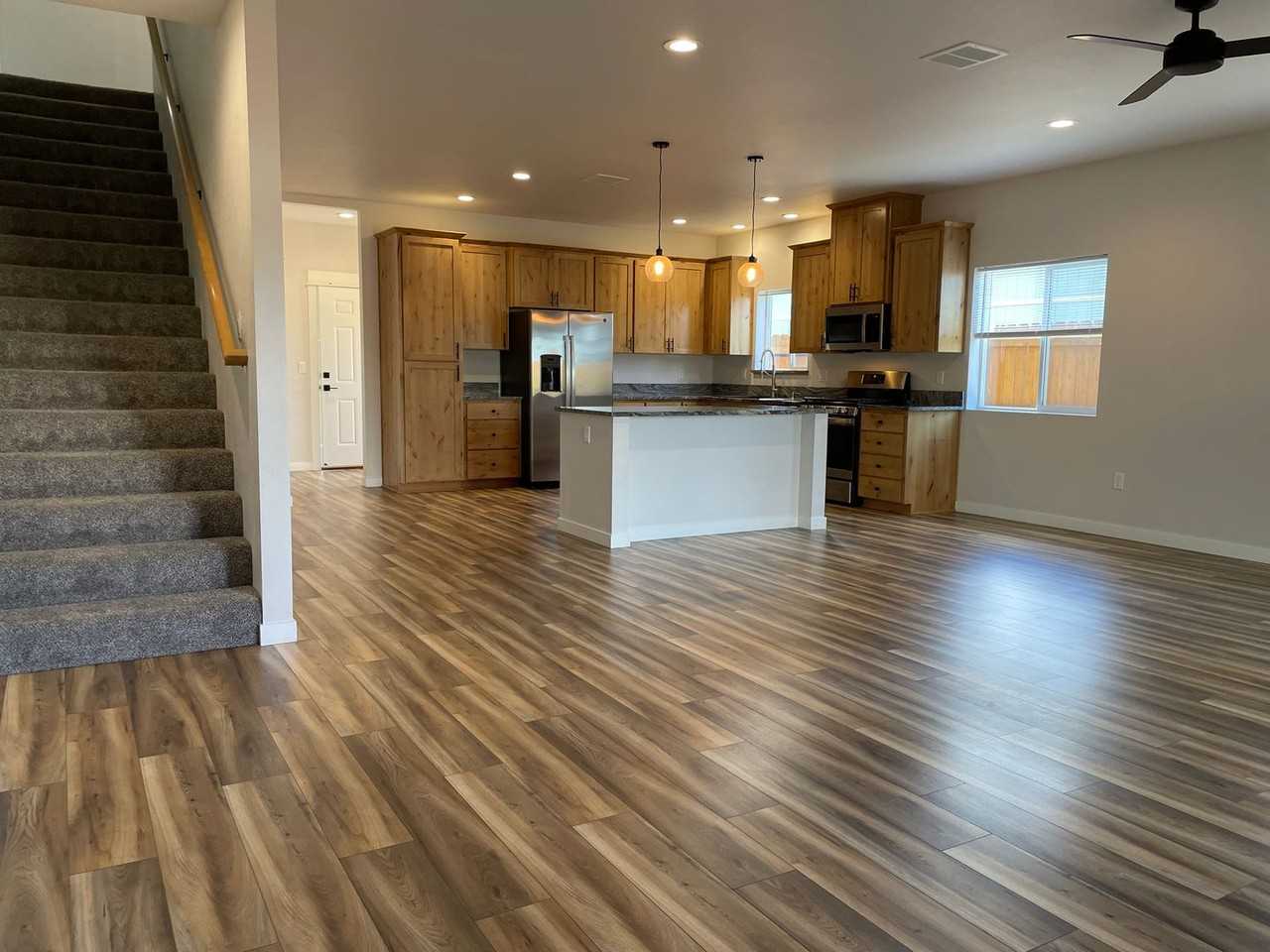 1380 Fleming Way - Photo 6 of 26