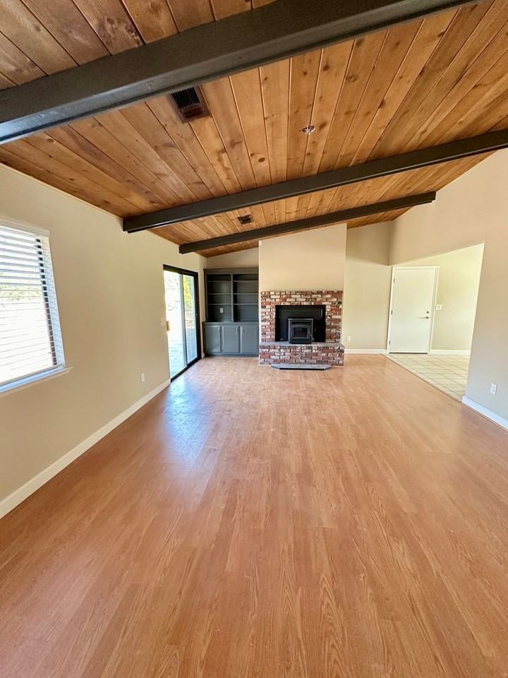 735 Walnut Dr - Photo 3 of 19