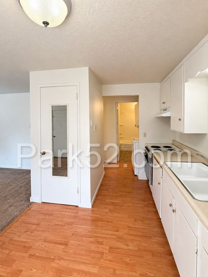3314 S Adams St - Photo 7 of 17