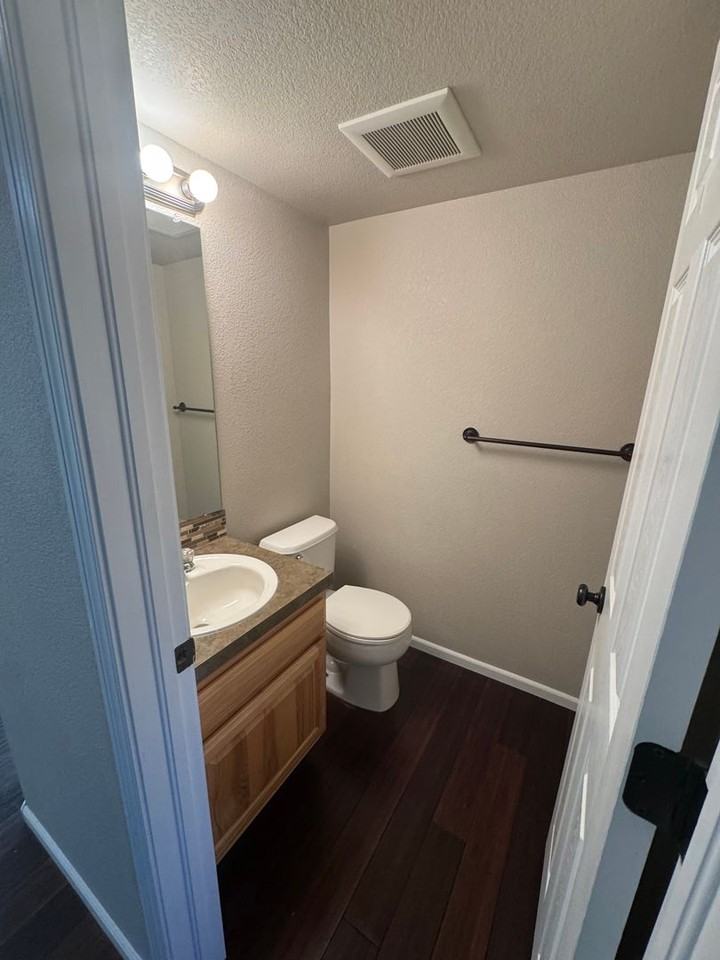 4547 Hayler Ave - Photo 4 of 19