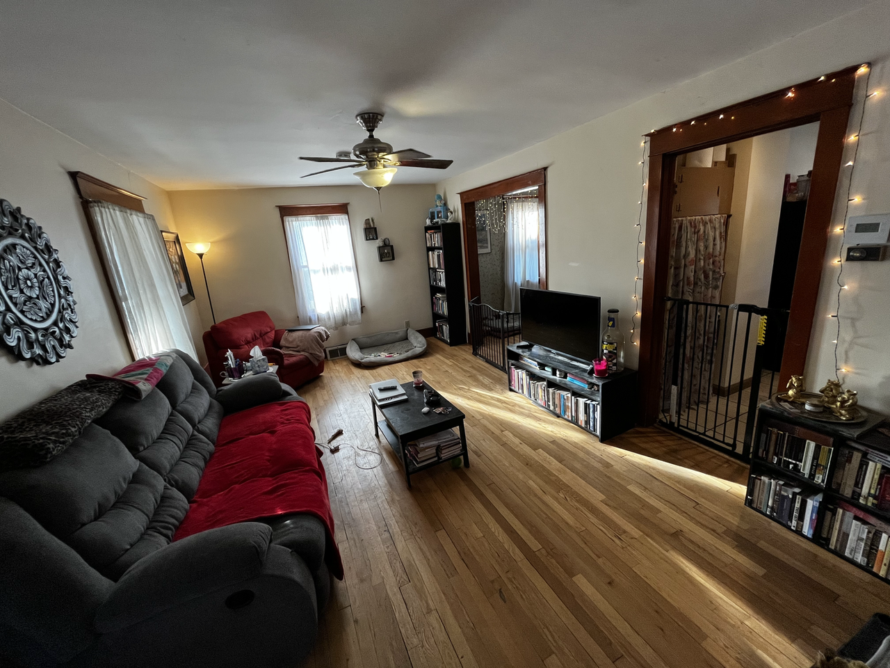 320 Riverside Dr - Photo 4 of 16