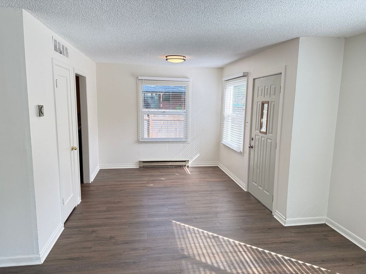 2530 Harris St - Photo 4 of 33