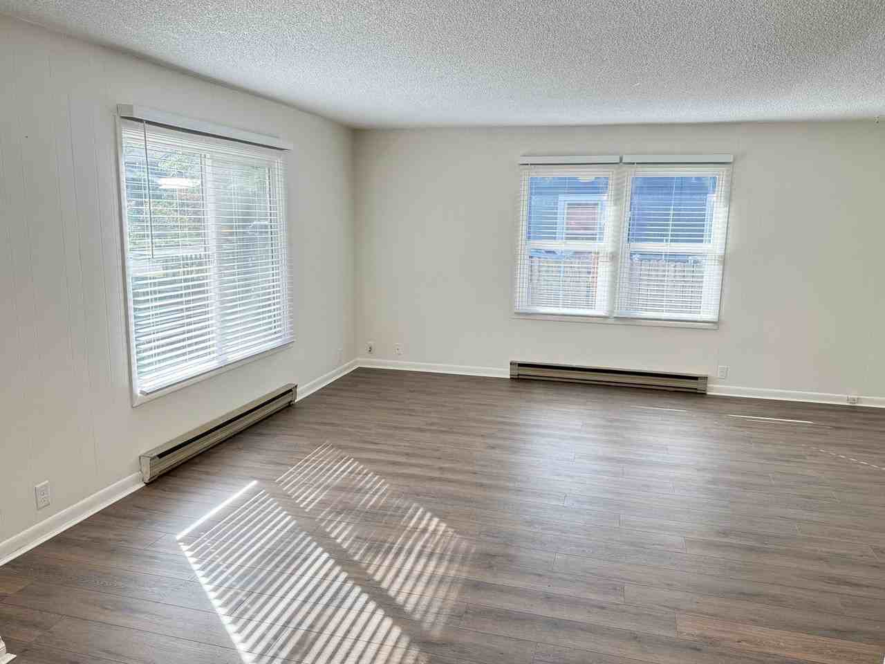 2530 Harris St - Photo 5 of 33