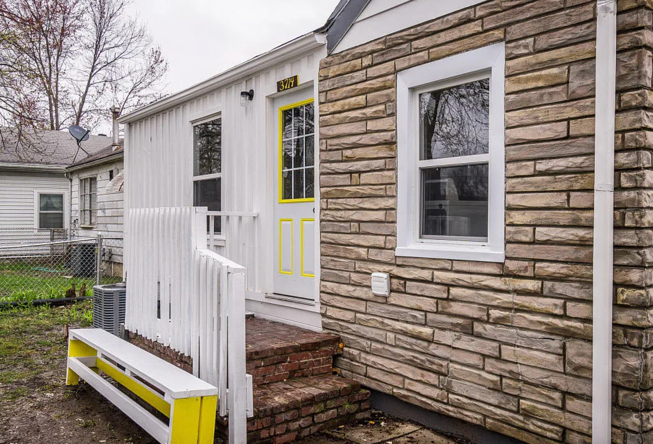 3714 Kahlert Ave - Photo 4 of 11