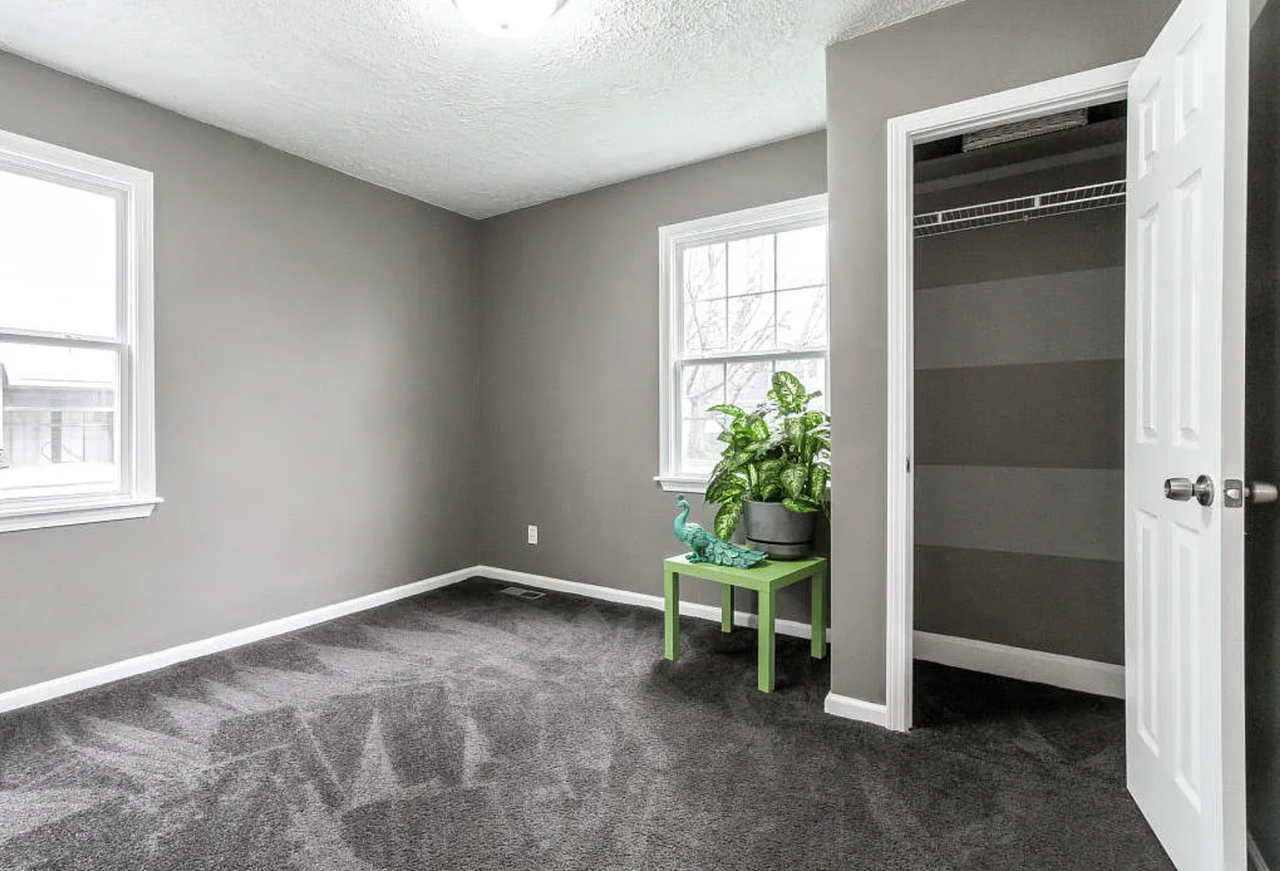 3714 Kahlert Ave - Photo 6 of 11
