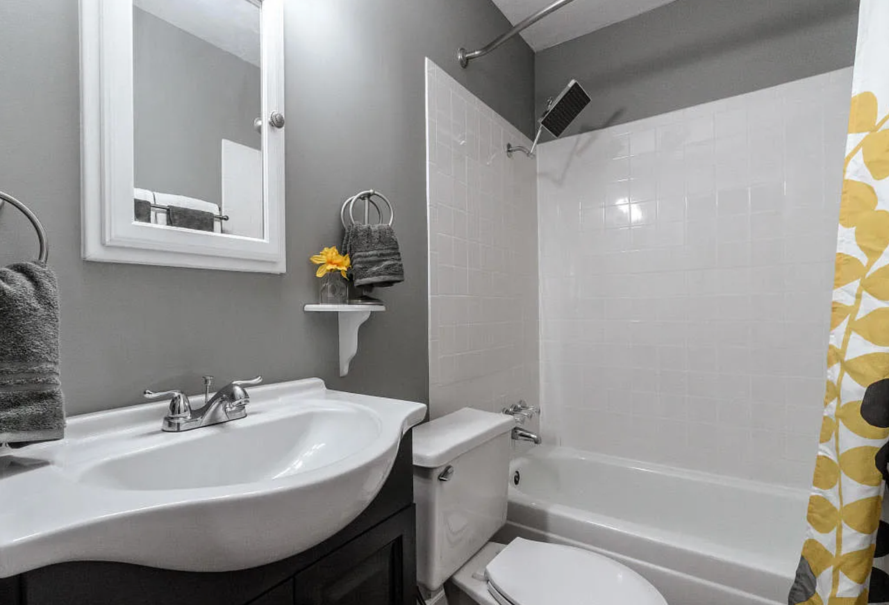 3714 Kahlert Ave - Photo 7 of 11