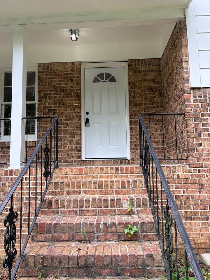 6305 Winwood Dr - Photo 3 of 20
