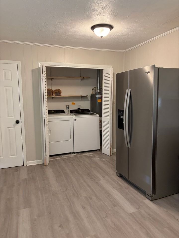 6305 Winwood Dr - Photo 4 of 20