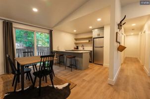featured image of 4623 W Catalpa Dr