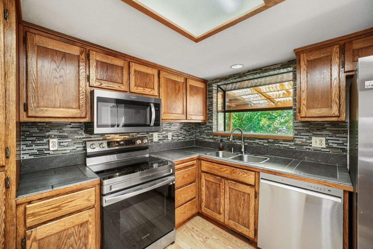 11524 Se 322nd Pl - Photo 2 of 25