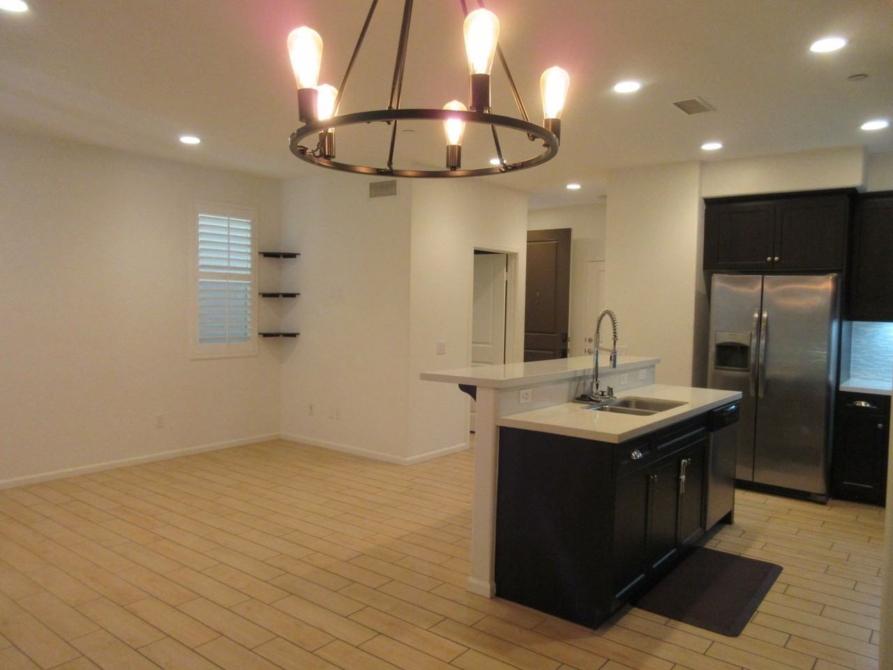 7610 N Honor Way - Photo 2 of 42