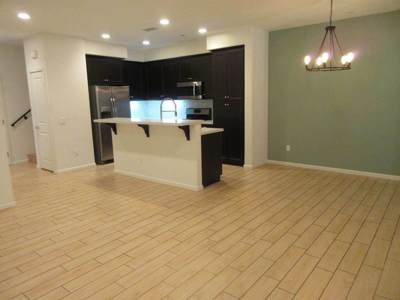 7610 N Honor Way - Photo 3 of 42