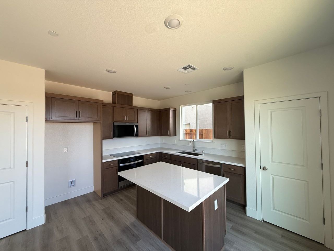 4328 4328 Frontier Way - Photo 3 of 24