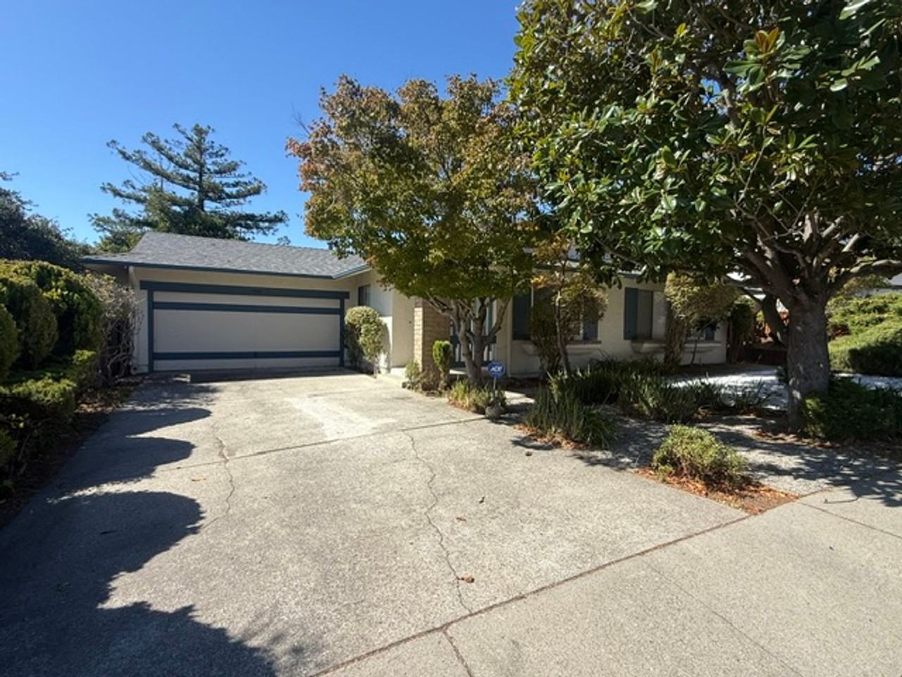 1980 Galbreth Rd - Photo 2 of 38