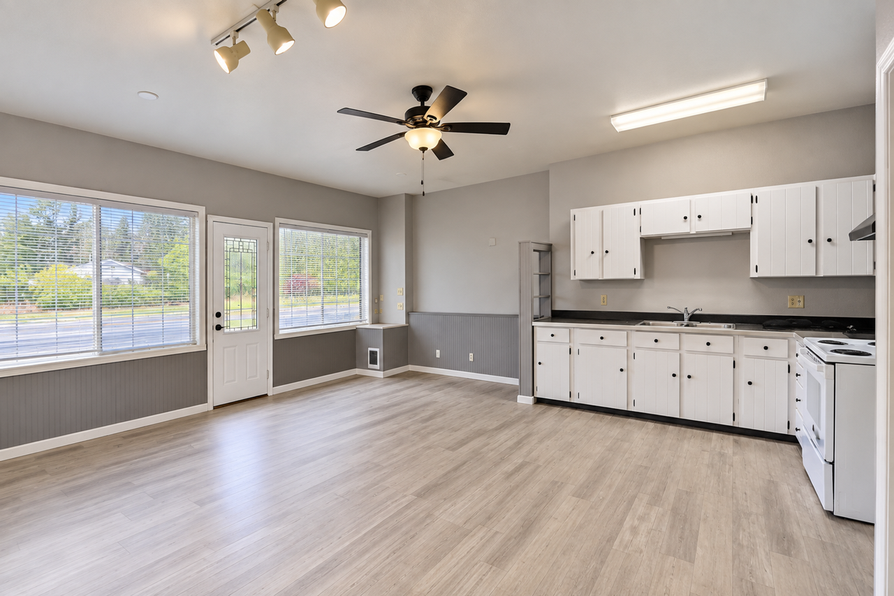 1320 N Spokane St - Photo 3 of 14