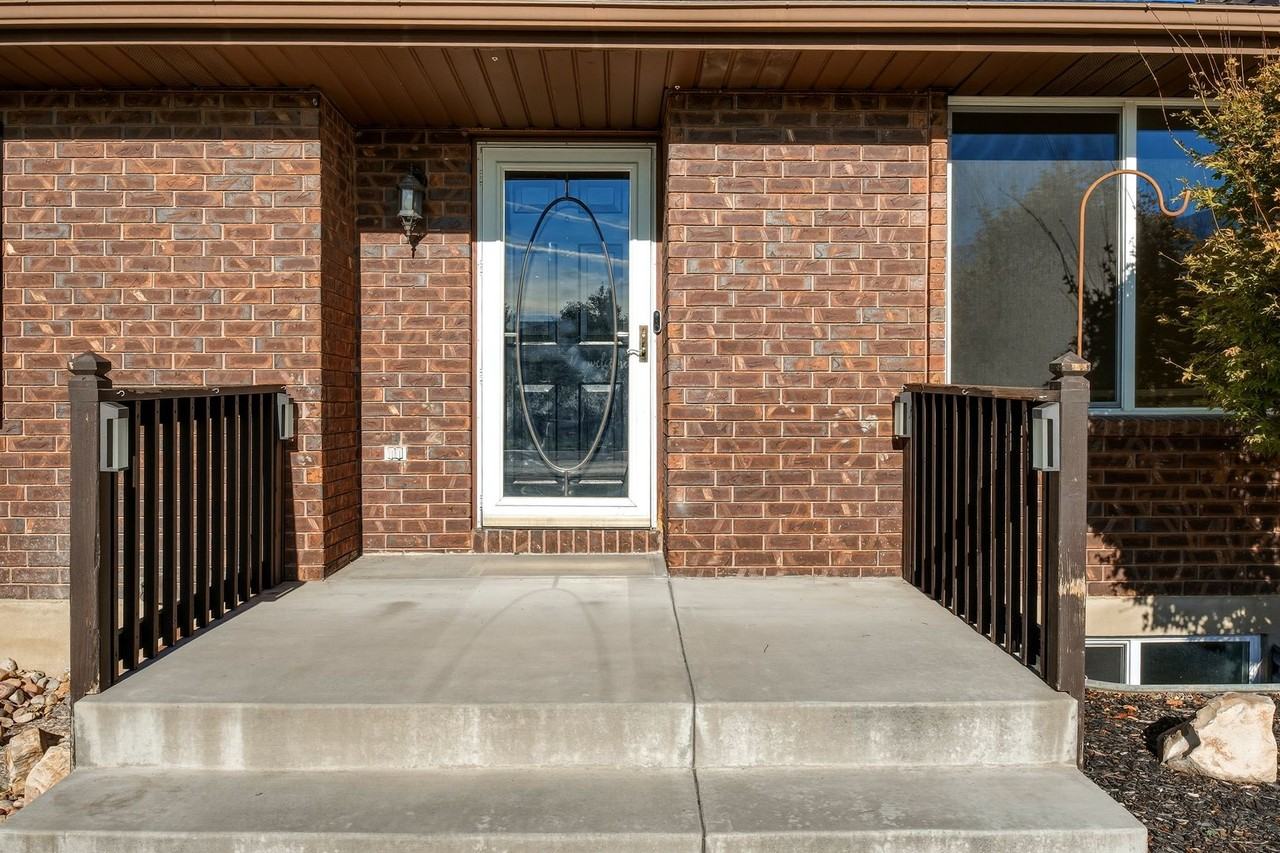 1203 N 100 E - Photo 3 of 34
