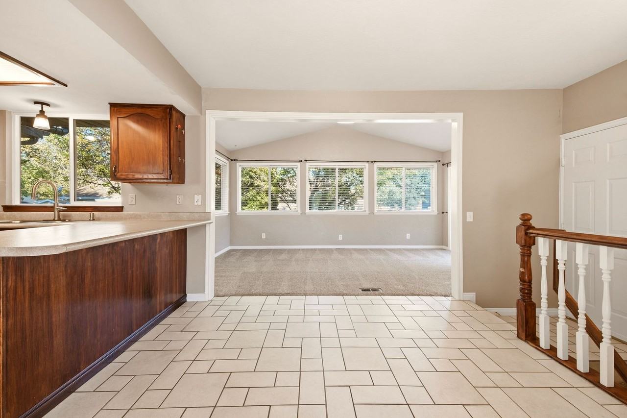 1203 N 100 E - Photo 7 of 34