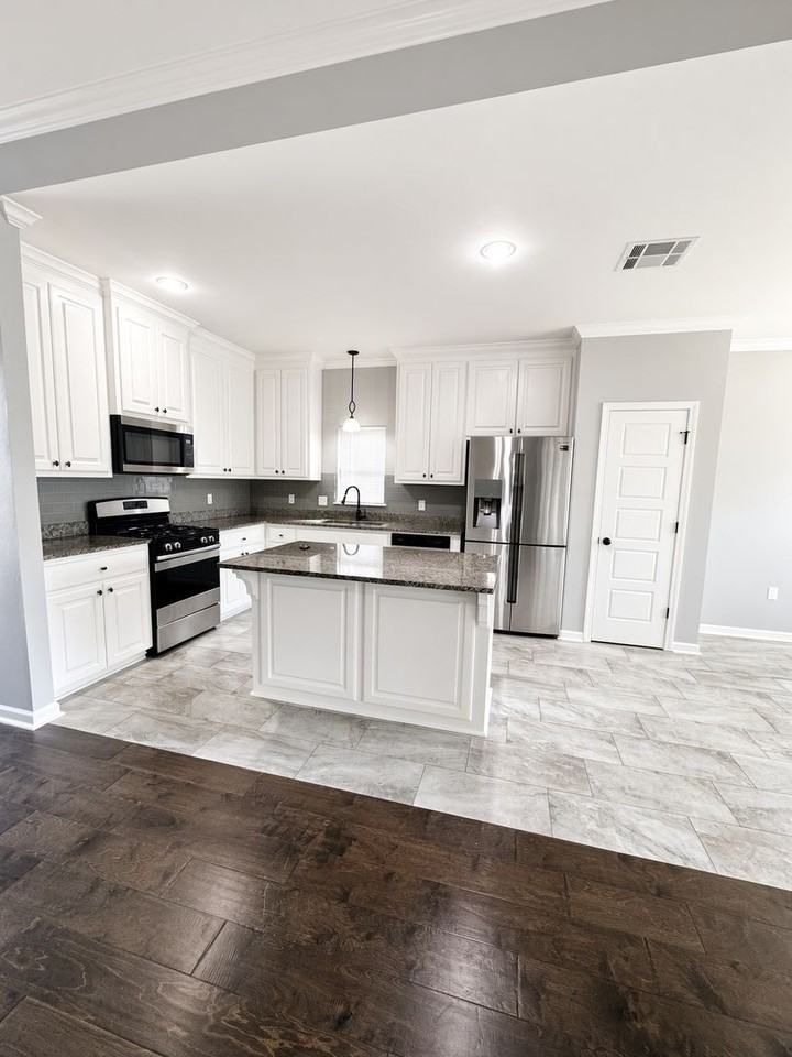 30093 Sanctuary Blvd - Photo 6 of 27