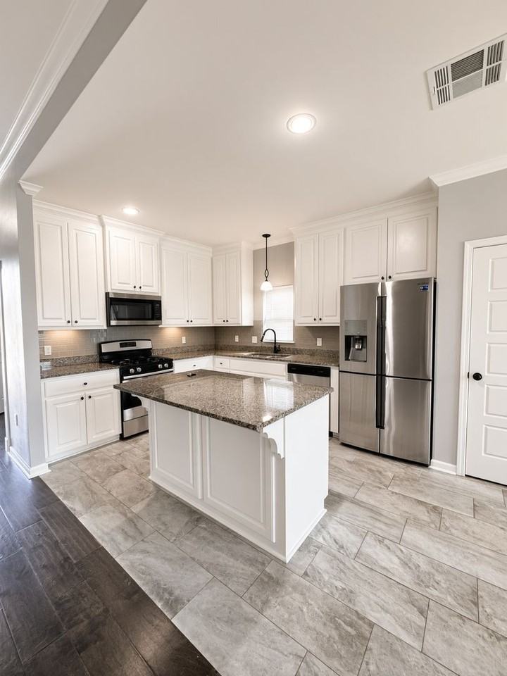 30093 Sanctuary Blvd - Photo 7 of 27