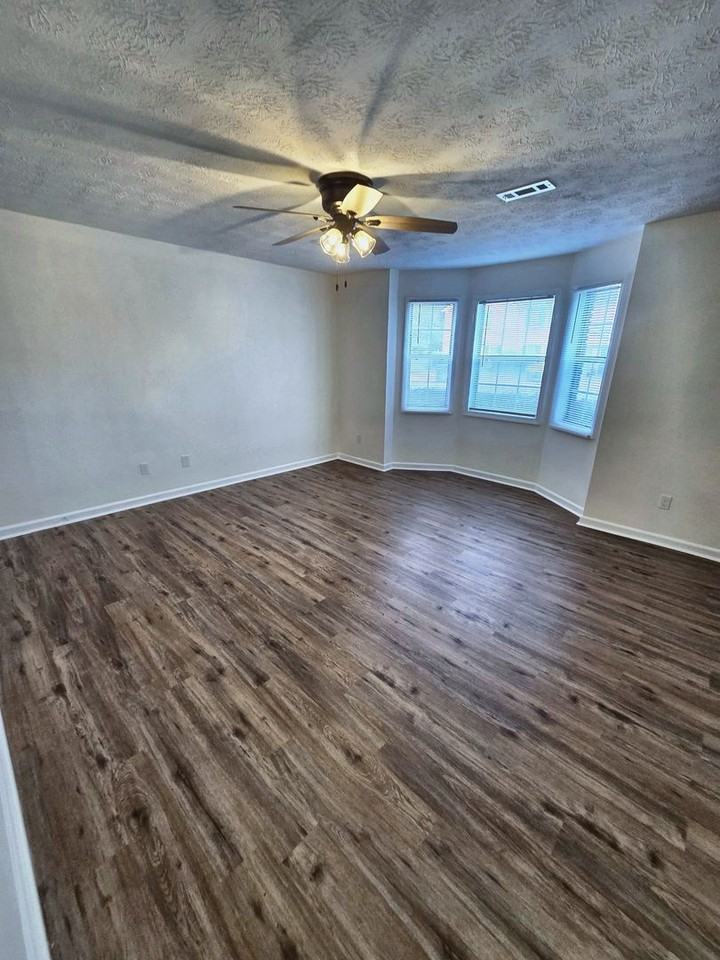 5306 Whisperwood Ct - Photo 2 of 10