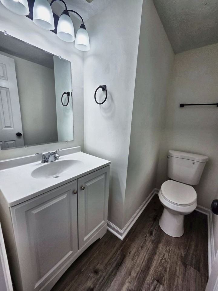 5306 Whisperwood Ct - Photo 4 of 10