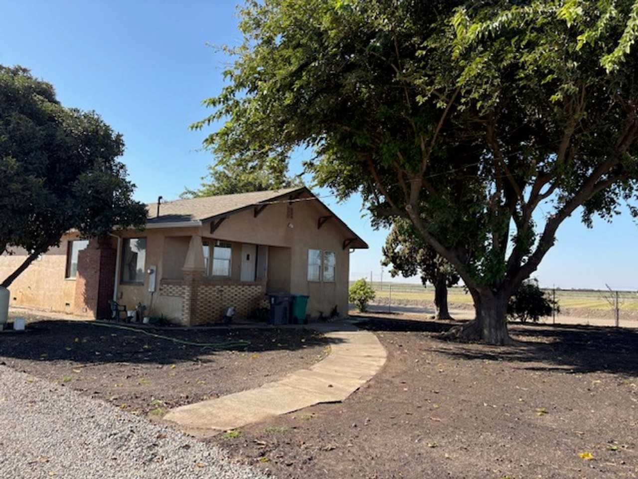 5875 W Howard Rd - Photo 2 of 37