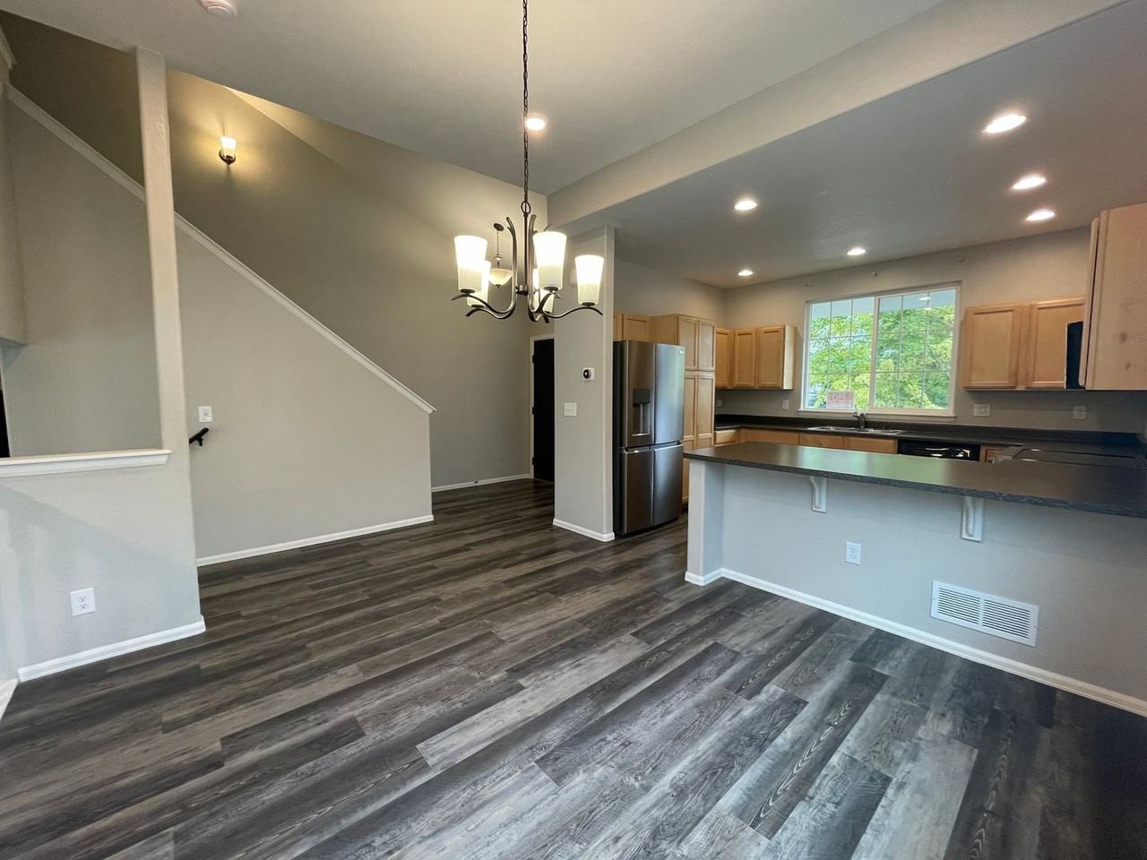 1472 Skimmer St - Photo 3 of 32