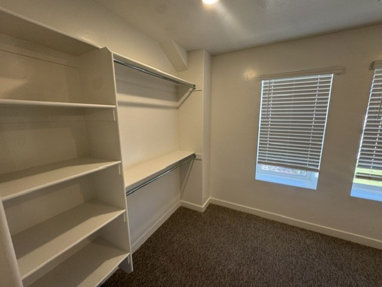 2804 W 2710 N - Photo 7 of 26