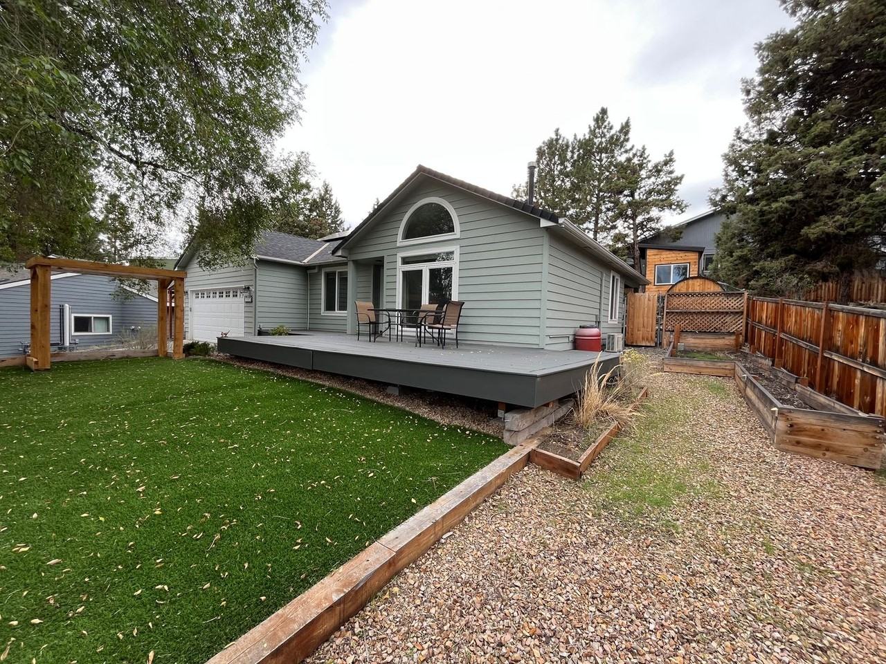 2807 Ne Lotno Dr - Photo 2 of 25