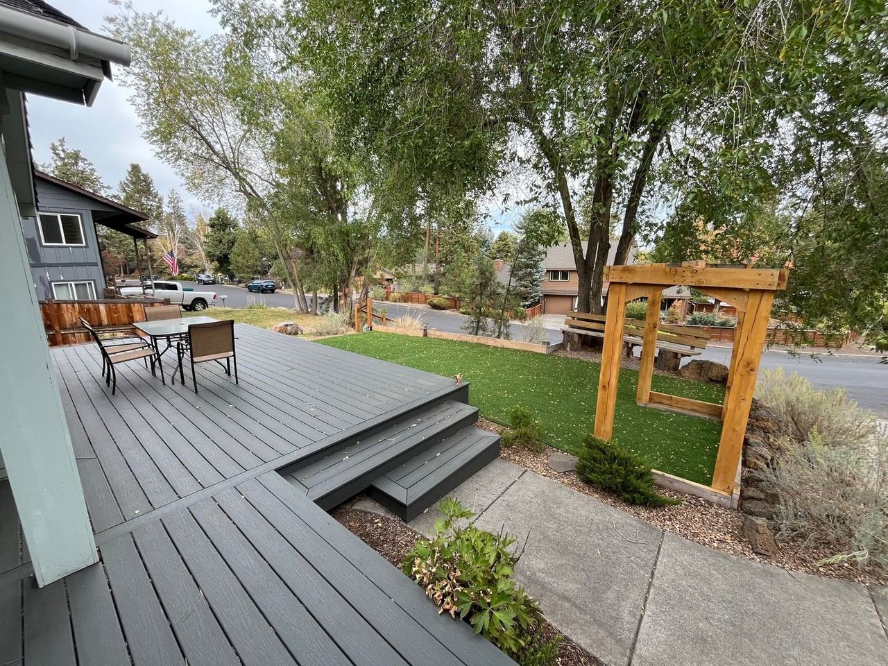 2807 Ne Lotno Dr - Photo 3 of 25