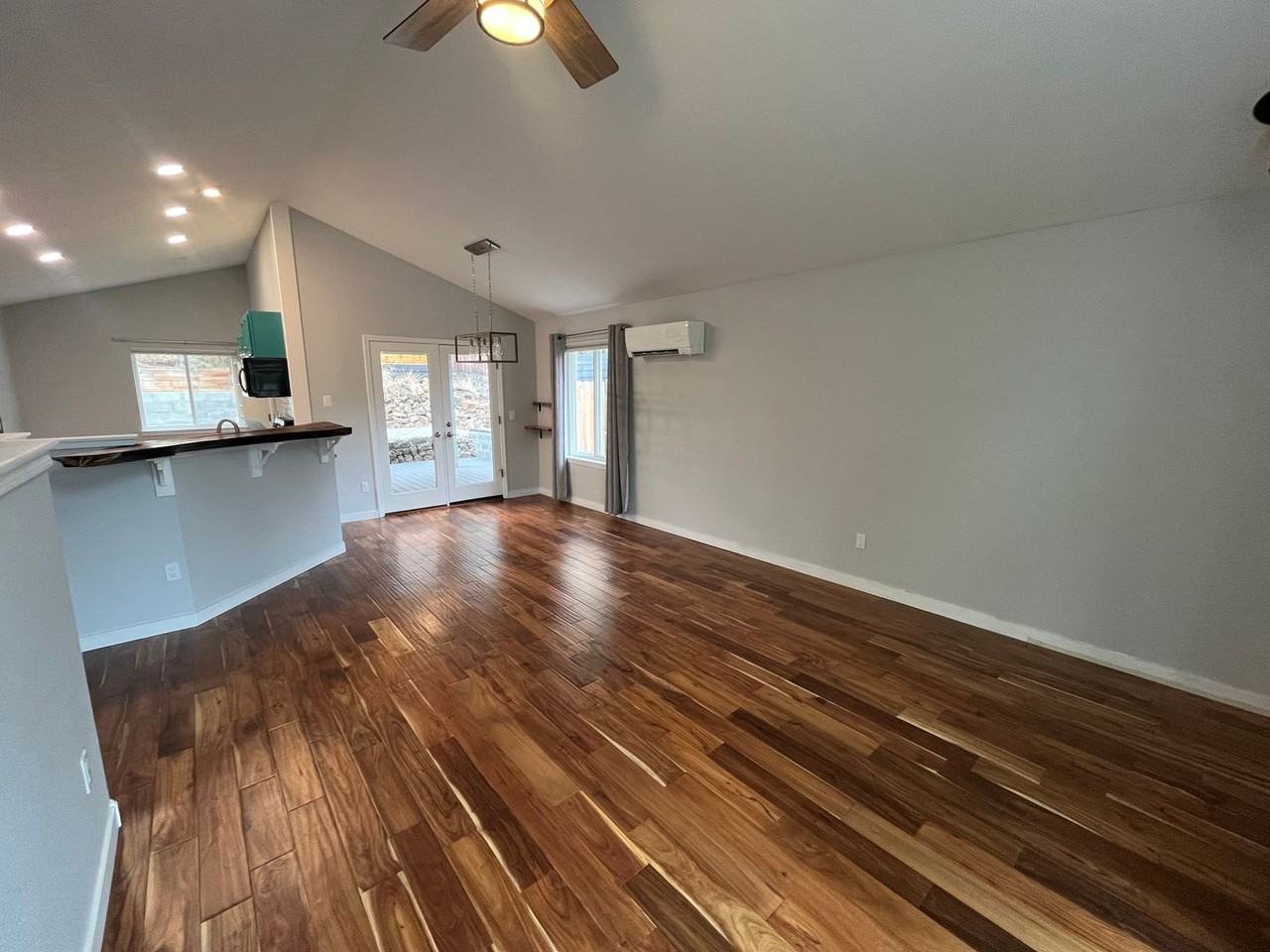 2807 Ne Lotno Dr - Photo 6 of 25