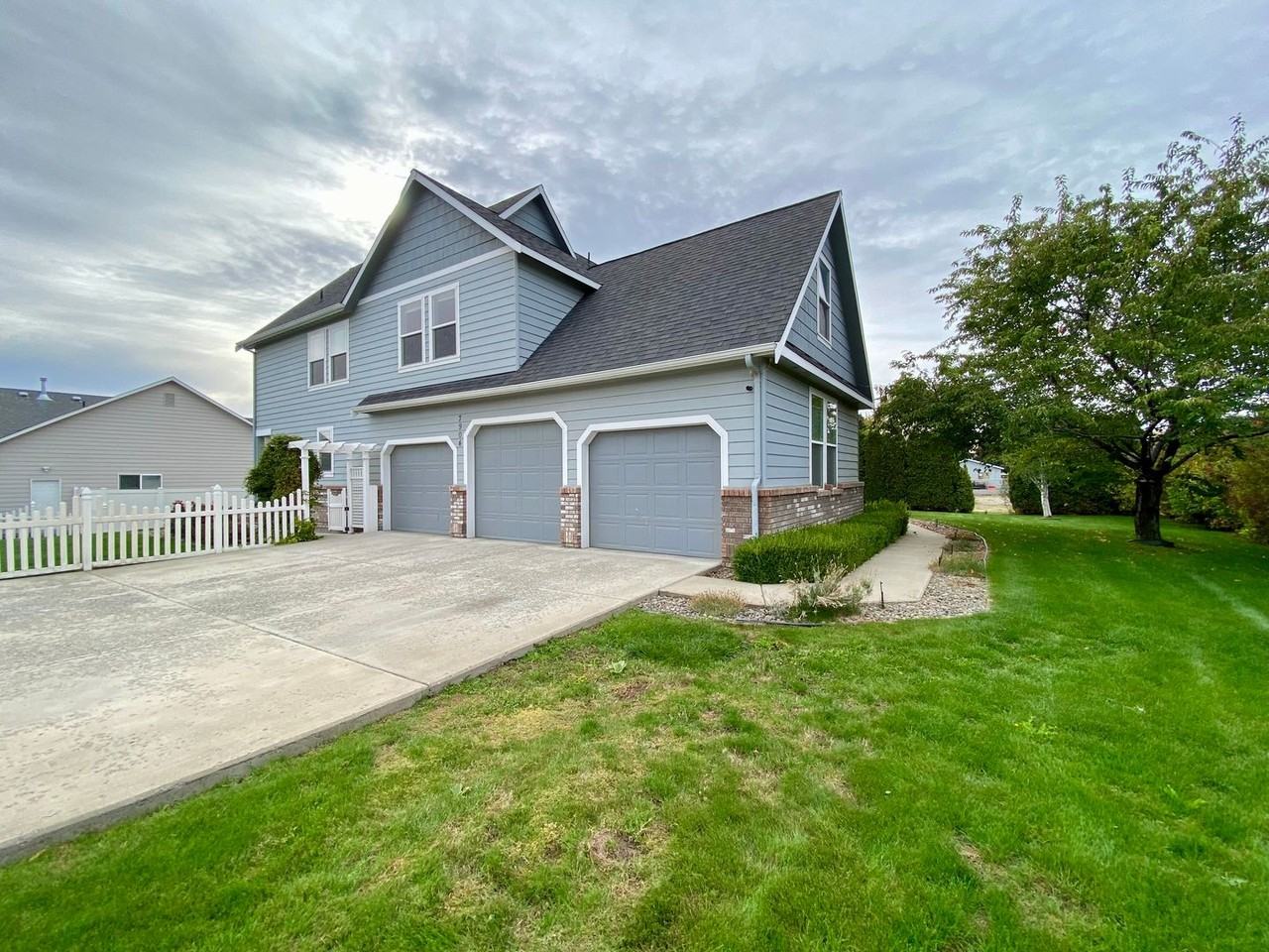 7904 Easy St - Photo 3 of 50