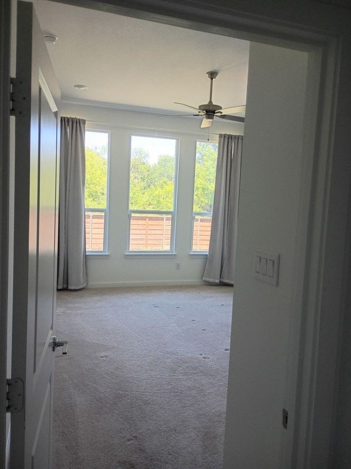 3717 Grace Ln - Photo 7 of 39