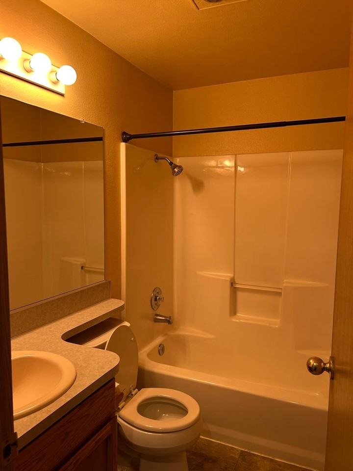 234 Loganberry St - Photo 6 of 17