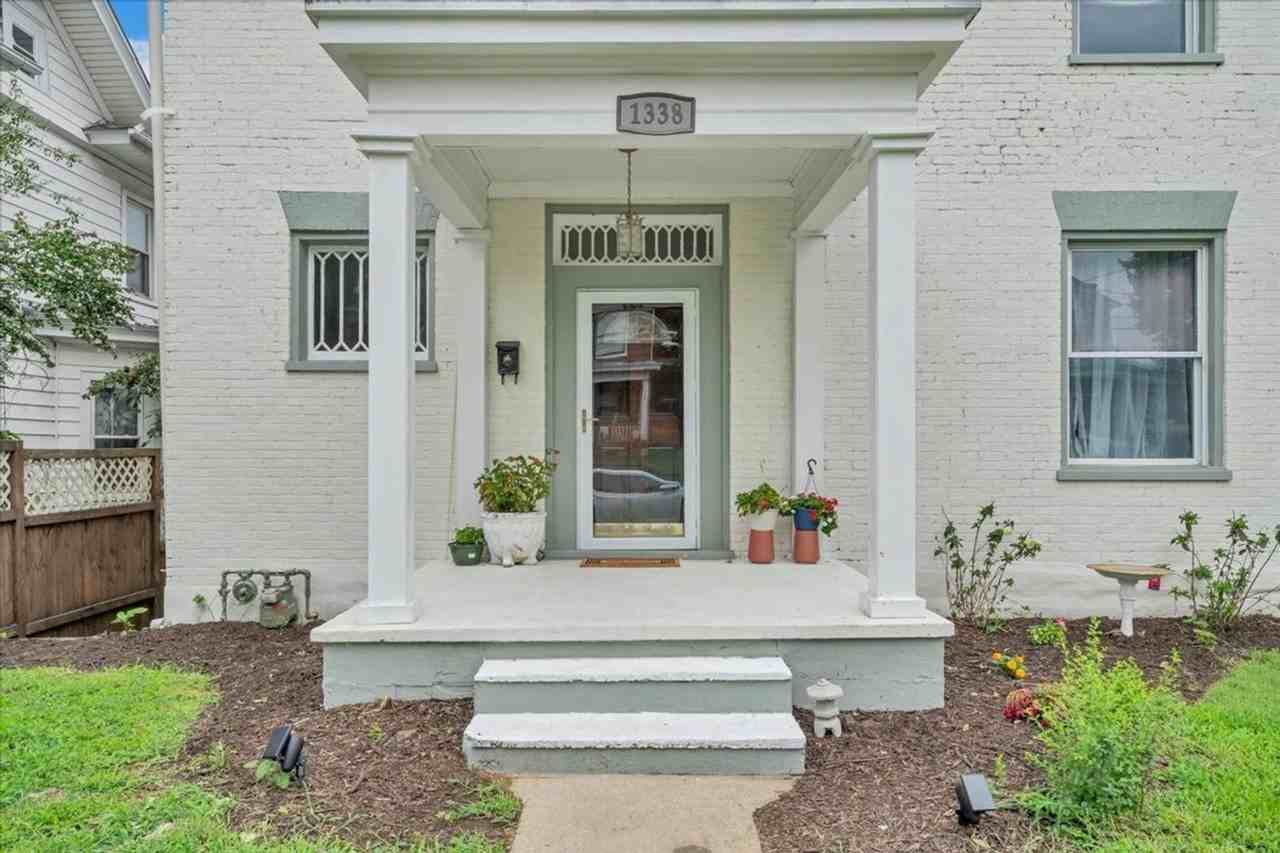 1338 Clarke Ave Sw - Photo 2 of 37