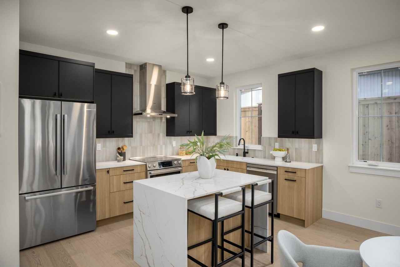 13810 84th Ave Ne - Photo 3 of 26