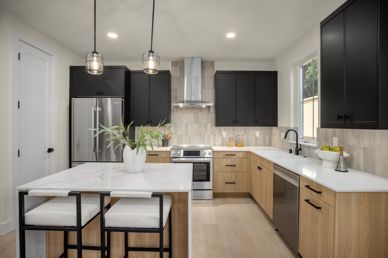 13810 84th Ave Ne - Photo 4 of 26
