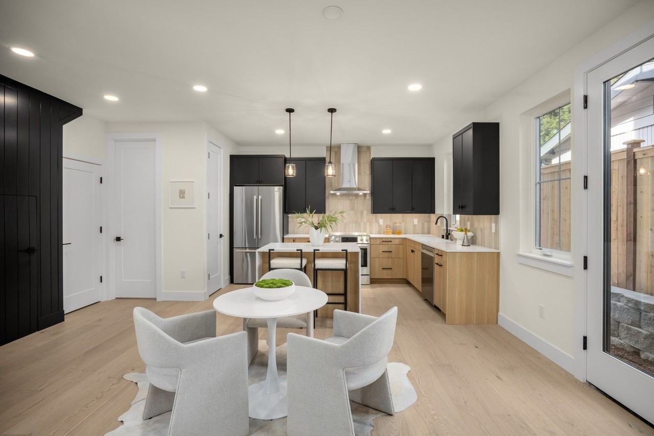 13810 84th Ave Ne - Photo 7 of 26