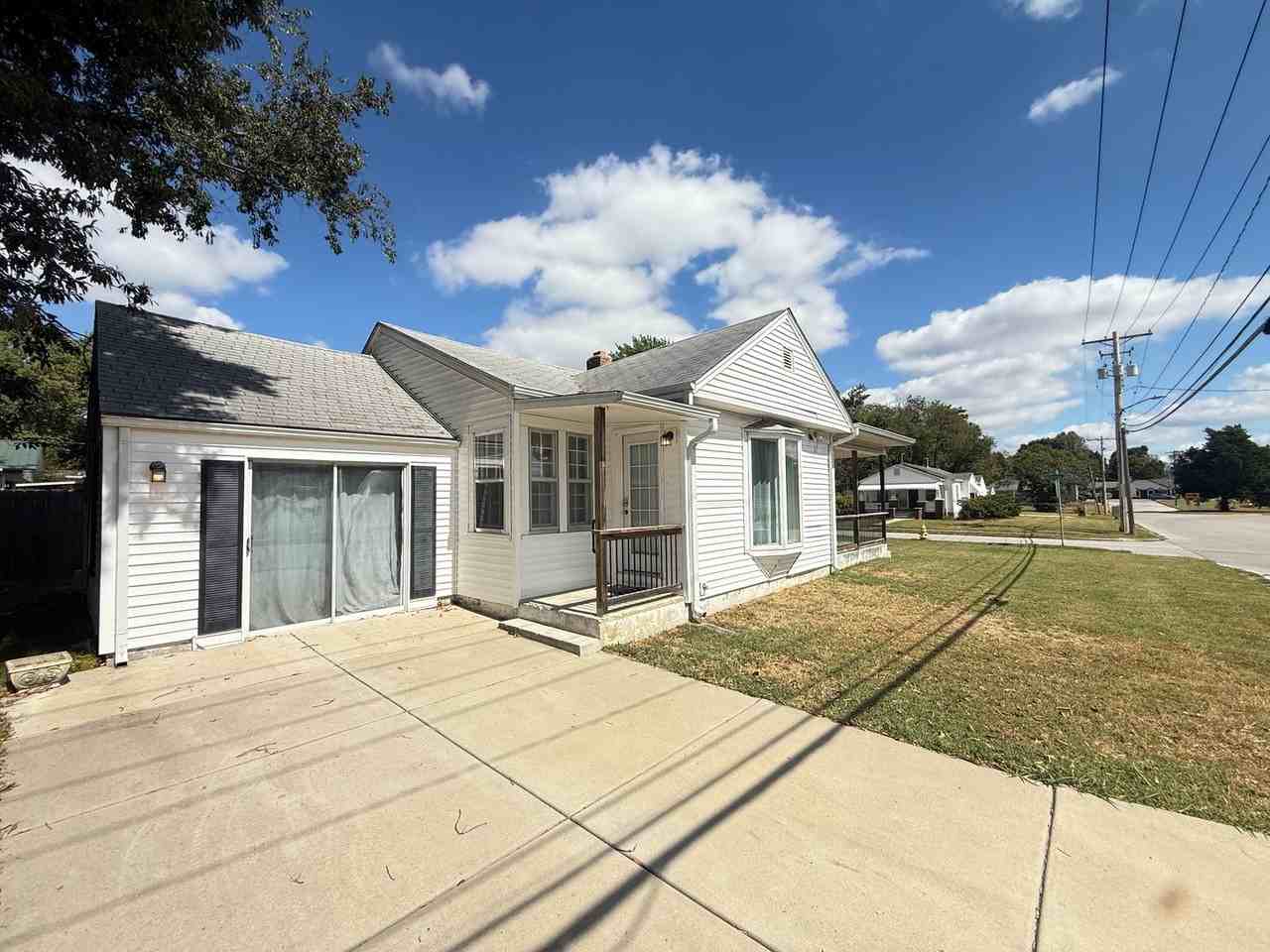 1357 S Florence Ave - Photo 3 of 16